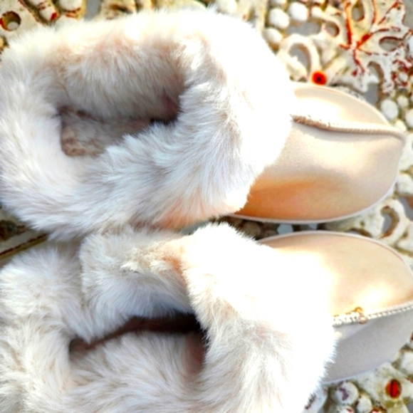 Lauren Conrad faux suede and faux fur slide slipper - Picture 4 of 6